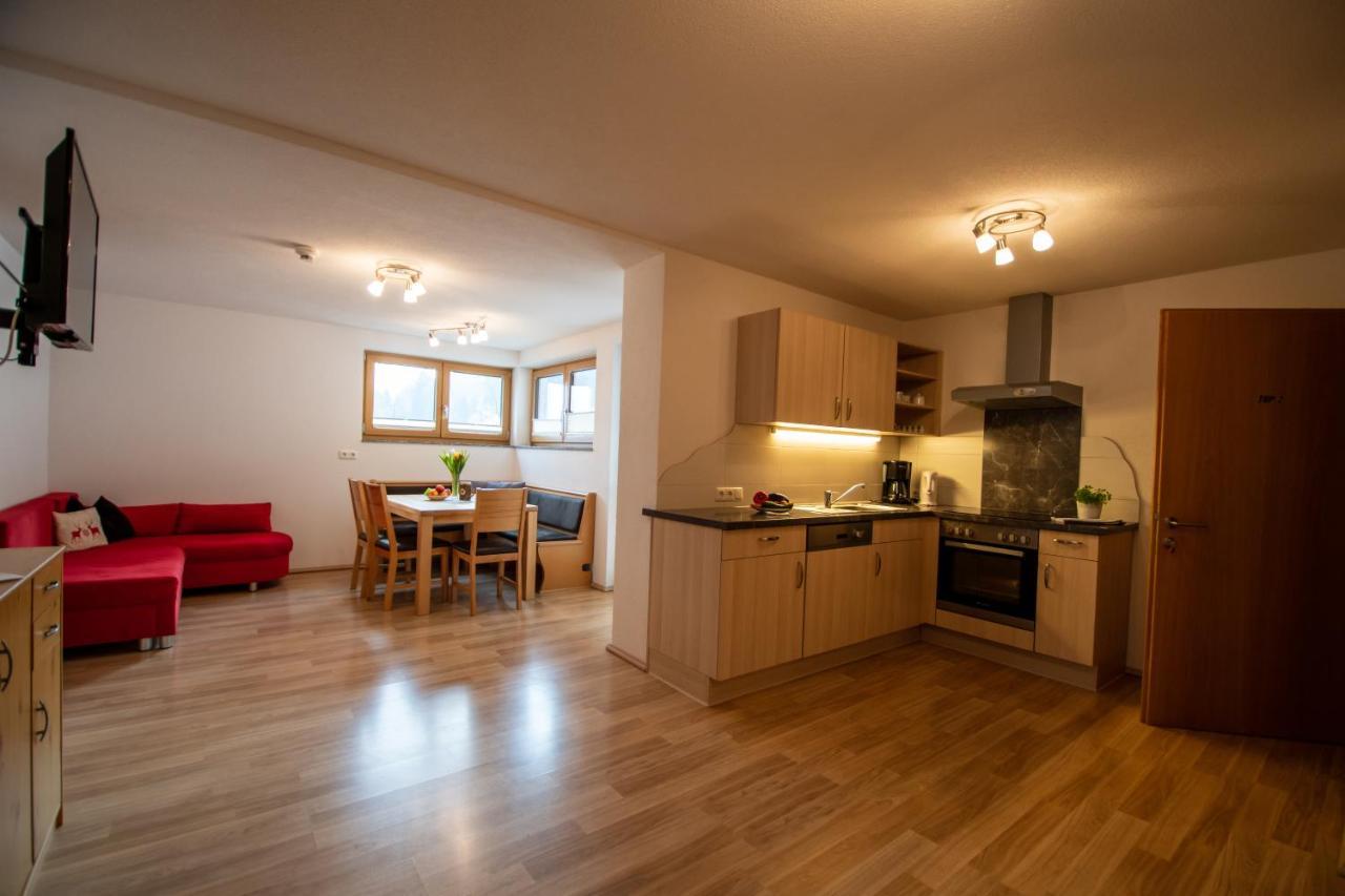 Haus Raggl Lägenhet Landeck Exteriör bild