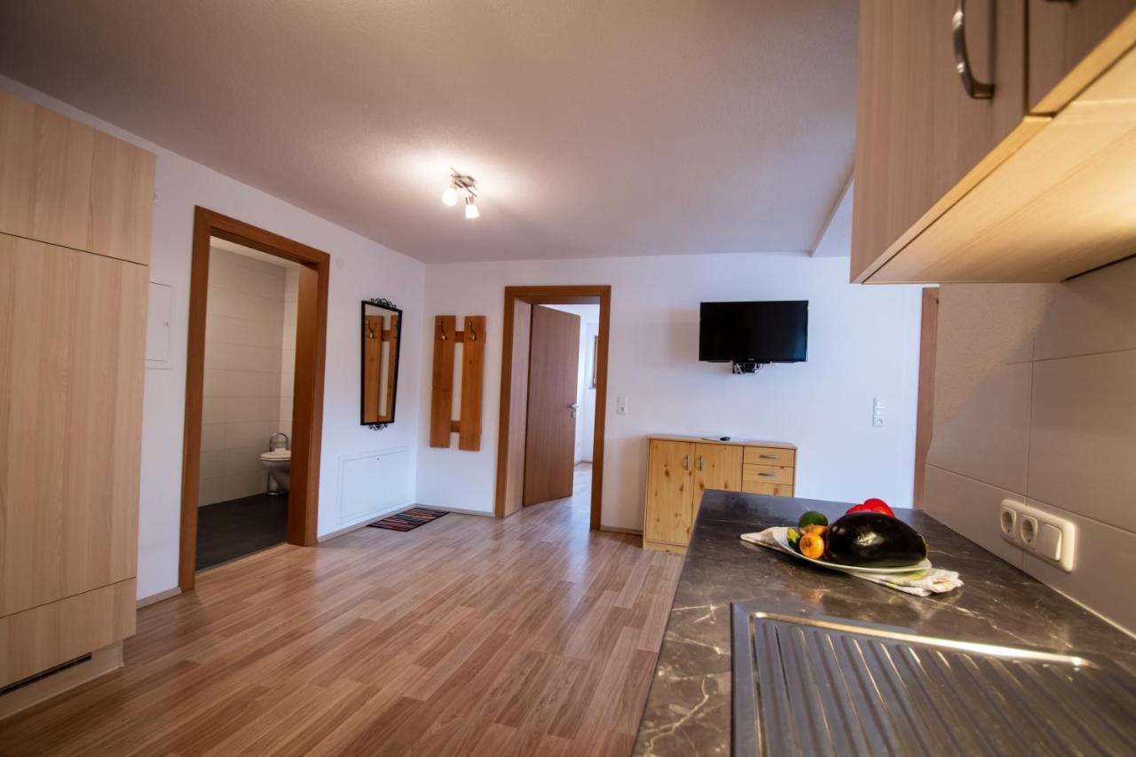 Haus Raggl Lägenhet Landeck Exteriör bild